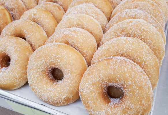 Recette des donuts ultra moelleux - Beignets au sucre