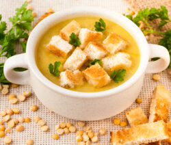 Soupe de pois cassés aux croutons ou Potage Saint-Germain